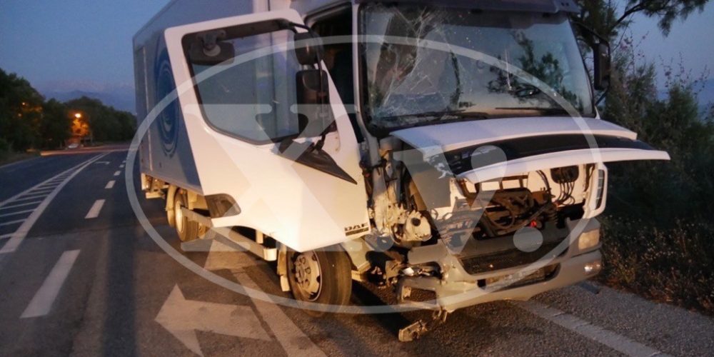 Σοβαρό τροχαίο ατύχημα με τραυματισμούς  στην εθνική οδό Χανίων – Ρεθύμνου (φωτο)