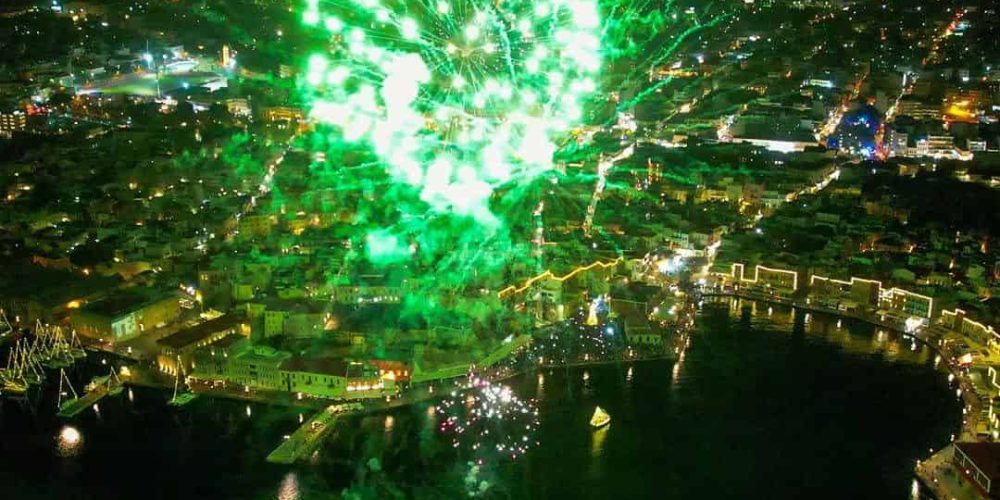 Έτσι θα υποδεχτεί η Κρήτη το 2023! – Γιορτινές εκδηλώσεις απ’ άκρη σ’ άκρη του νησιού για την έλευση του νέου έτους