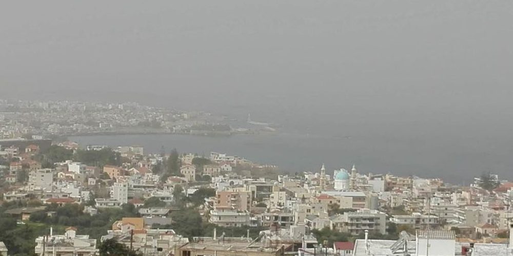 Κρήτη: Ισχυροί νοτιάδες, υψηλές θερμοκρασίες και Αφρικανική σκόνη το Σαββατοκύριακο