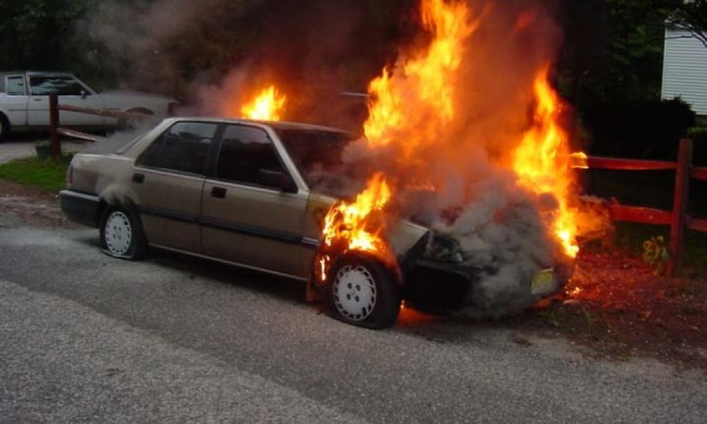 Πυρκαγιά σε αυτοκίνητο ενώ κινείτο στην Σούδα