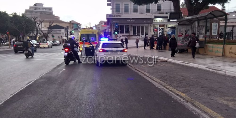 Χανιά: Αυτοκίνητο παρέσυρε πεζή σε τροχαίο στην πλατεία της Δημοτικής Αγοράς (φωτο)