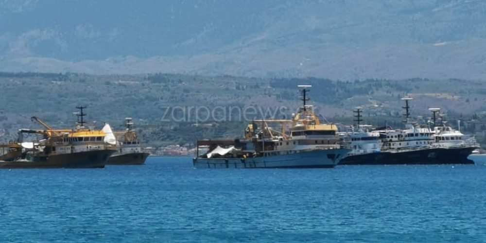 Χανιά: Επτά τουρκικά αλιευτικά σκάφη στον κόλπο της Σούδας (φωτο)