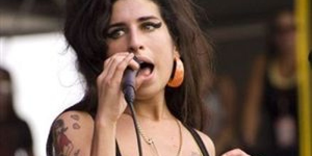 Ξανά στην αποτοξίνωση η Winehouse