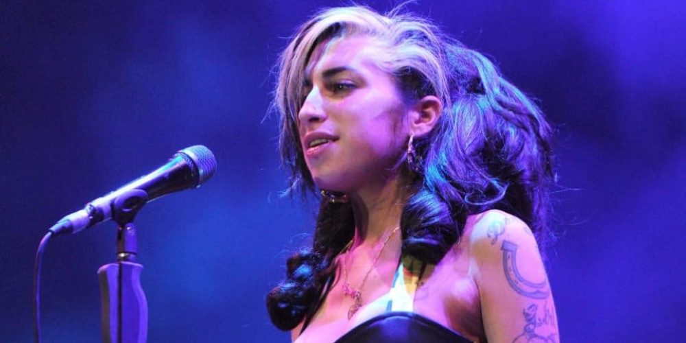 «Έγκλημα» με την Amy Winehouse: Την έσερναν μεθυσμένη και άρρωστη να κάνει περιοδεία