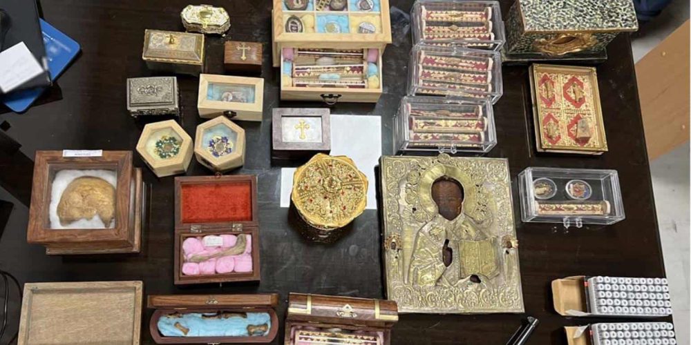 Χανιά: Στην παγίδα της αστυνομίας έπεσε 52χρονος που πουλούσε «λείψανα Αγίων»