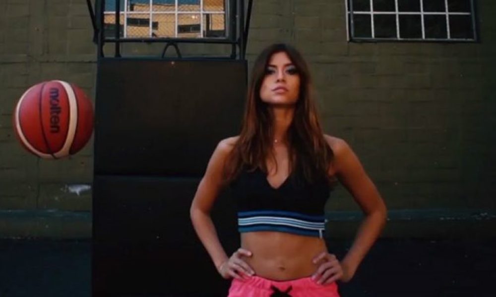 Θα θέλετε να την ακολουθήσετε: Σάλος στην Αργεντινή για τη διαφήμιση του γυναικείου μπάσκετ