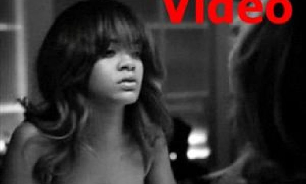 Μούφα η... τολμηρή Rihanna by Armani;