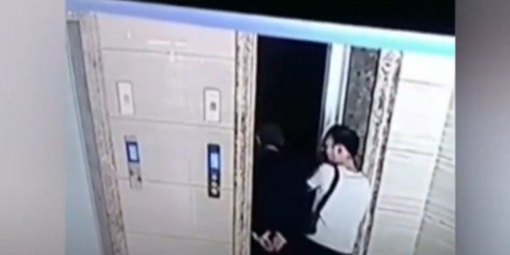 Το βίντεο που δίχασε: Ανοίγει το ασανσέρ και ο πεθερός κάνει βουτιά θανάτου
