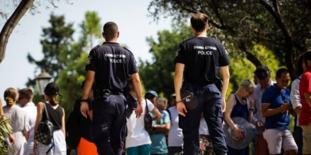 Κρήτη : Αστυνομικοί θα περπατήσουν πάνω από 25 χιλιόμετρα για συνάδελφό τους