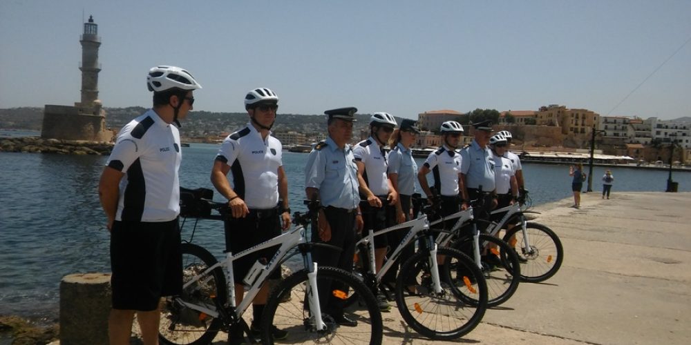 Αστυνόμευση με ποδήλατα και στα Χανιά για όλη την τουριστική περίοδο (φωτο)