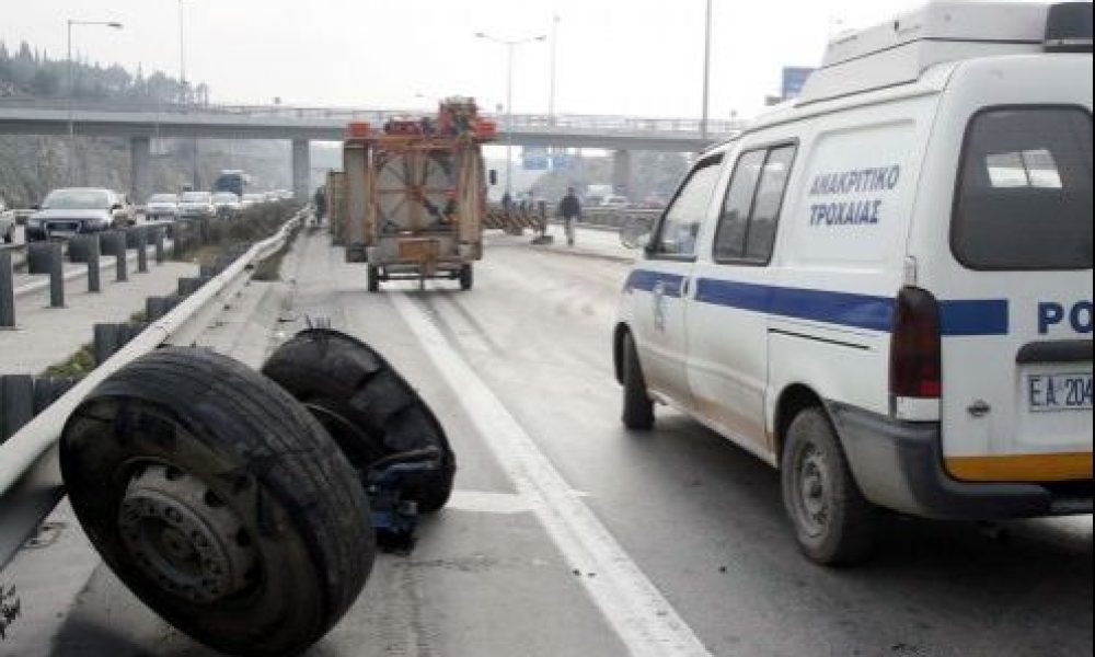 Κινηματογραφικό ατύχημα: Οδοστρωτήρας έπεσε στην εθνική οδό