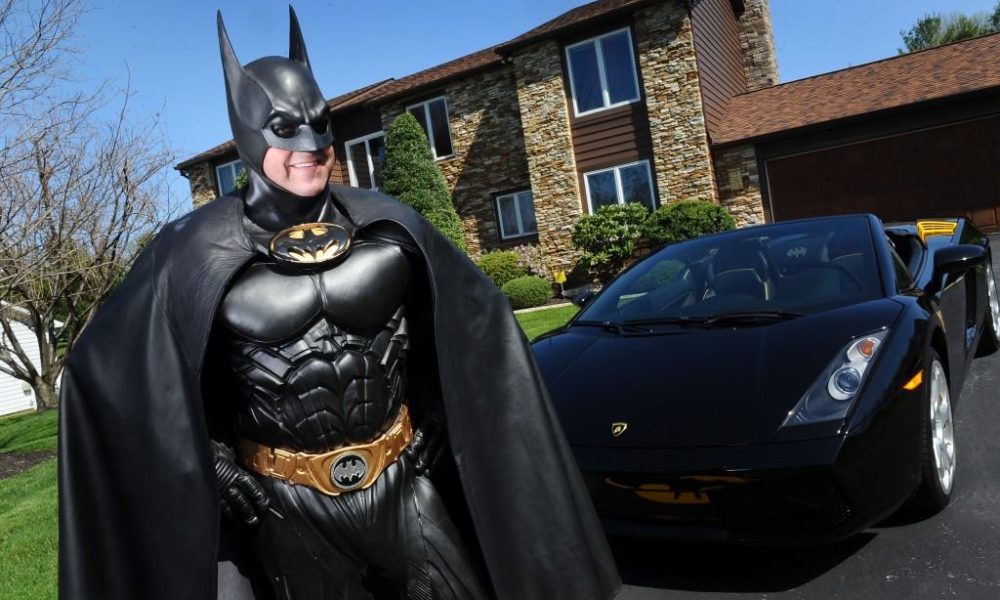 Τραγικό… Νεκρός ο Batman σε δυστύχημα με το Batmobile