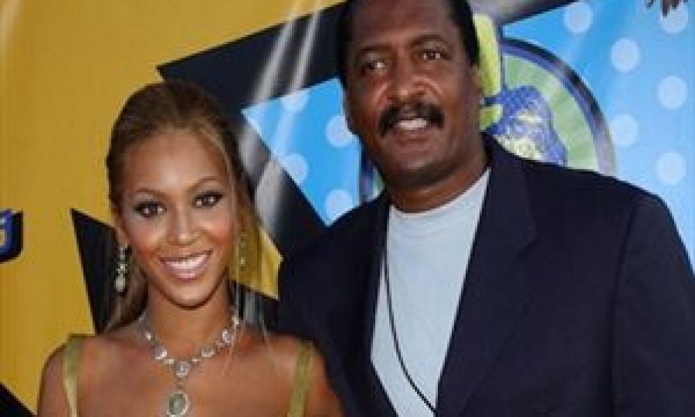 Η Beyonce απέλυσε τον πατέρα της!