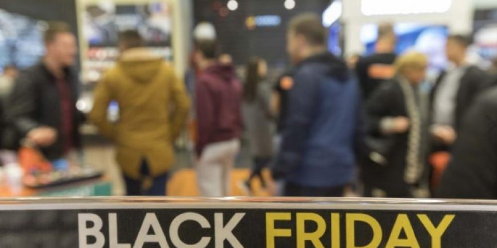 Skroutz: Μόνο το 8,5% των αγορών της Black Friday έγιναν φθηνότερα