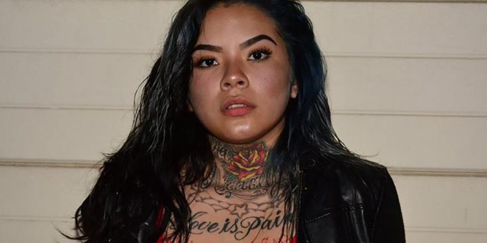 Η συμμορίτισσα με τα τατουάζ που αναστάτωσε το ίντερνετ