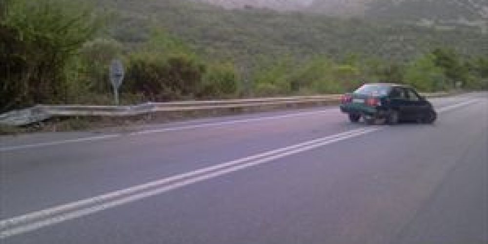 Τροχαίο ατύχημα στον κόμβο Βρυσών στην εθνική οδό Χανίων-Ρεθύμνης