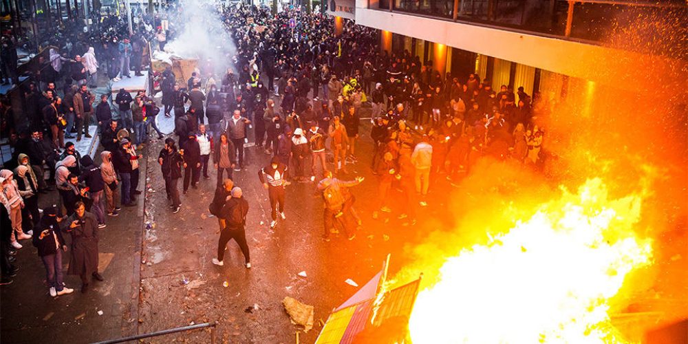 Χάος στο Βέλγιο από τα σοβαρά επεισόδια σε διαδηλώσεις κατά των μέτρων για τον κορωνοϊό