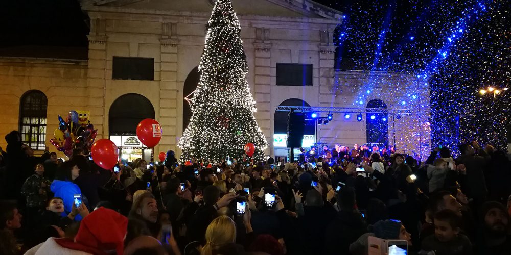 Χανιά: Φωτοδότηση Χριστουγεννιάτικου δέντρου στην πλατεία Αγοράς