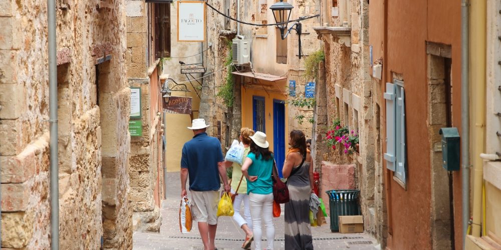 Συζητήσεις για παράταση της τουριστικής σεζόν στην Κρήτη μέχρι Δεκέμβριο