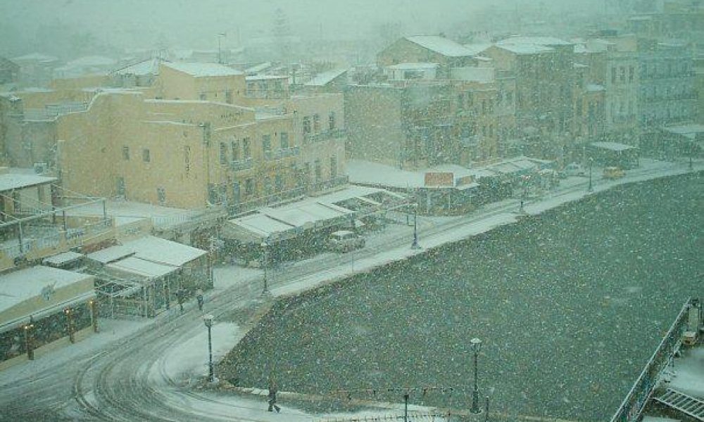 Σαν σήμερα πριν 10 χρόνια χιόνισε μέσα στην πόλη των Χανίων (φωτο + video)