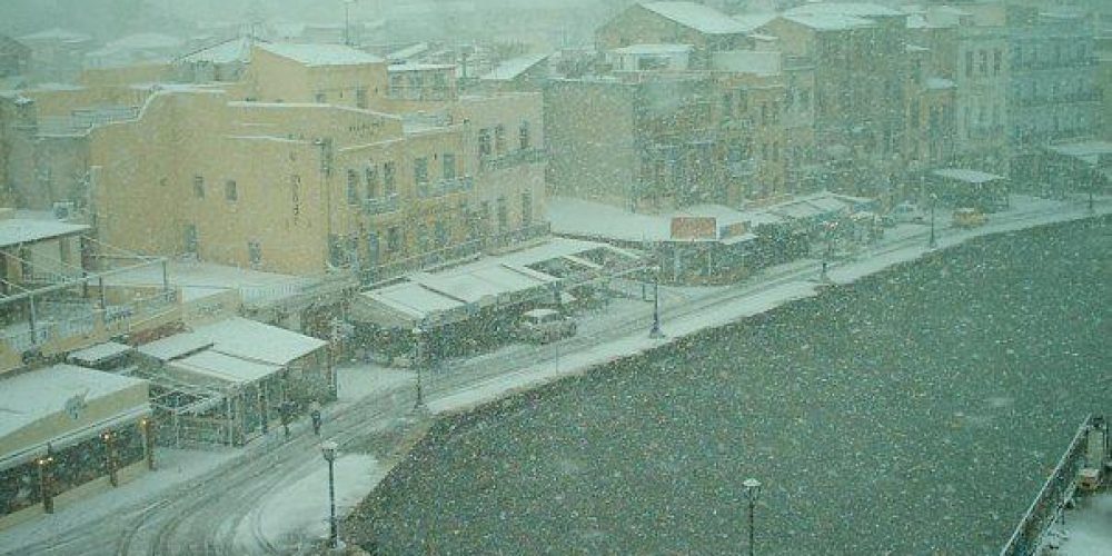 Σαν σήμερα χιόνισε μέσα στην πόλη των Χανίων (φωτο + video)