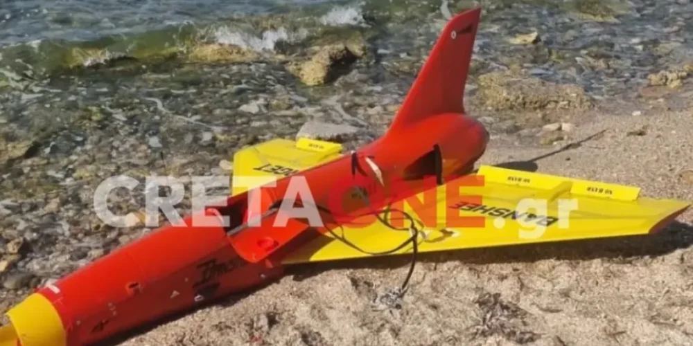 Πανικός σε παραλία στην Κρήτη – Ξεβράστηκε drone και λουόμενοι νόμιζαν ότι είναι από το Ιράν (φωτο)