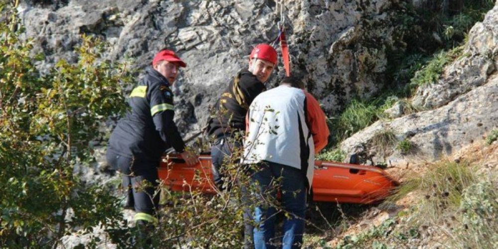 Χανιά: Μεγάλη επιχείρηση διάσωσης στο Λουτρό Σφακίων για Γερμανό τουρίστα – Έπεσε από μεγάλο ύψος