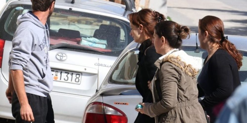 Κρήτη: Η 26χρονη που δολοφόνησε τον γείτονά της είχε αφεθεί ελεύθερη λίγες ώρες πριν