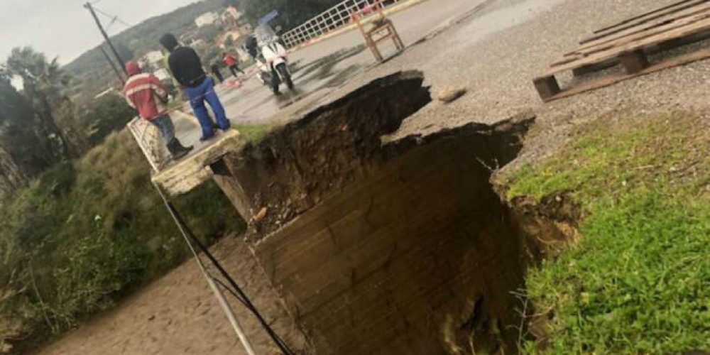 Χανιά: Κλειστός ο δρόμος Ταυρωνίτη – Παλαιόχωρας! Καταστράφηκε η γέφυρα στο Συρίλι