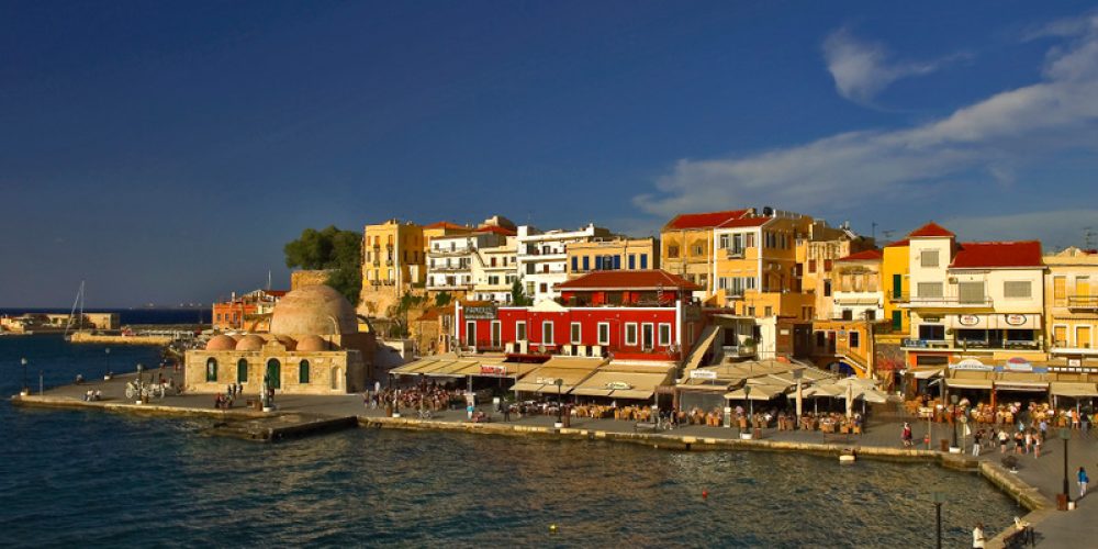 Καταφύγιο διασήμων τα Χανιά Και ο Λαζόπουλος στο παλιό λιμάνι (Photo)