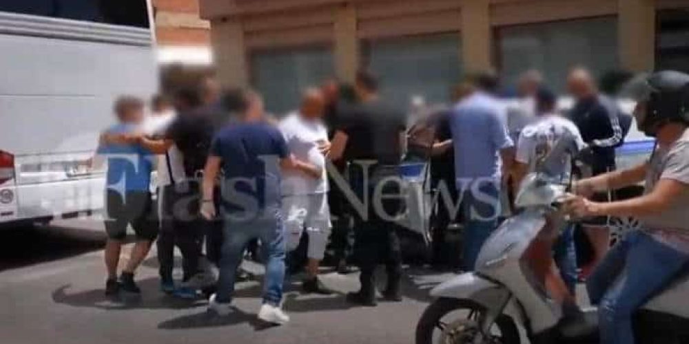 Χανιά: Απίστευτη επίθεση σε Αστυνομικούς από οπαδούς ομάδας (video)