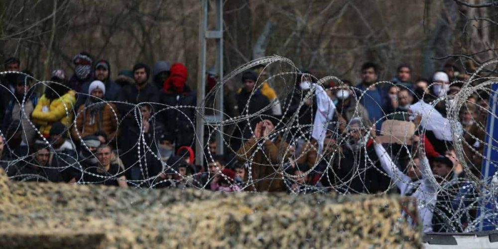 Μέχρι και 2 εκατ. Αφγανοί στα ελληνικά σύνορα – Σενάριο έντασης με Τουρκία