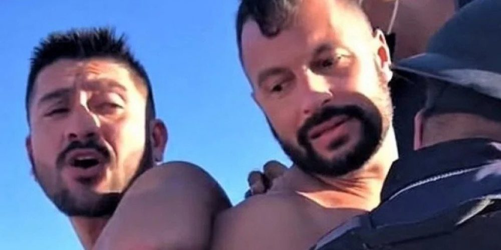 Δυο gay άντρες συνελήφθησαν επειδή αντάλλαξαν φιλιά σε παραλία (video)