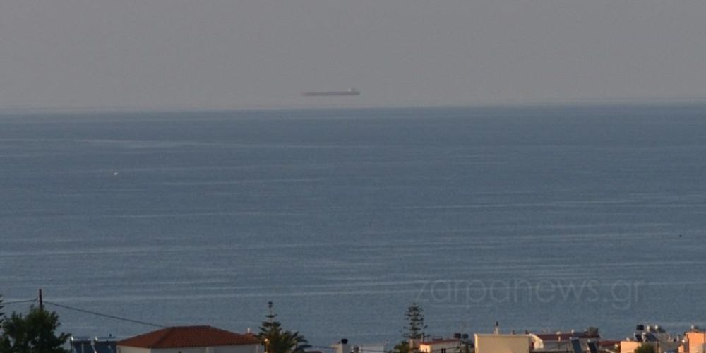 Χανιά: Πλοίο «αιωρείται» πάνω από τη θάλασσα – Η Fata Morgana εμφανίστηκε ξανά