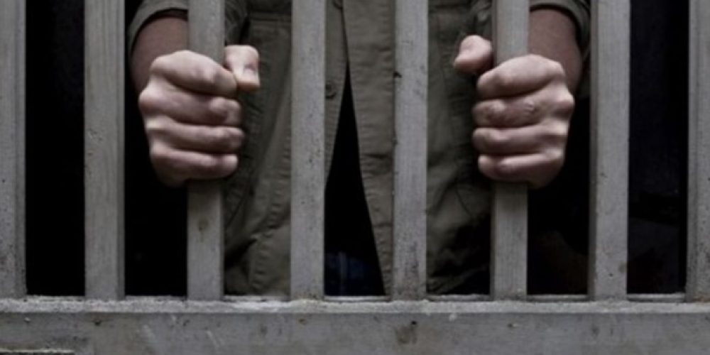 Κρήτη: Στη φυλακή ο μικροπωλητής που είχε δείρει δύο εφοριακούς όταν του έκαναν έλεγχο