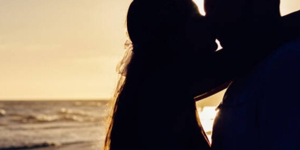17χρονος πέθανε μετά από «ρουφηχτό» φιλί της κοπέλας του