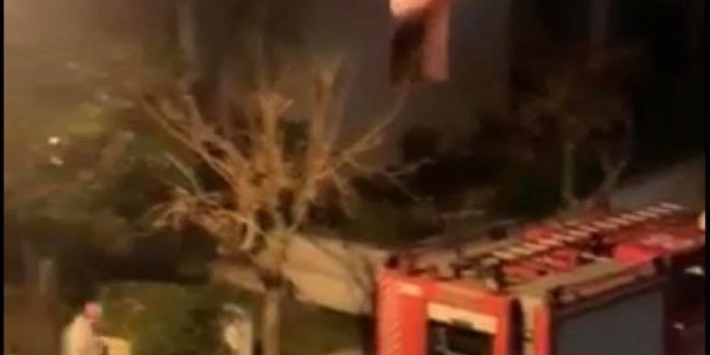 Χάος στην Χαλέπα λίγα λεπτά μετά την αλλαγή της χρονιάς! – Σπίτι τυλίχθηκε στις φλόγες στην οδό Δαγκλή