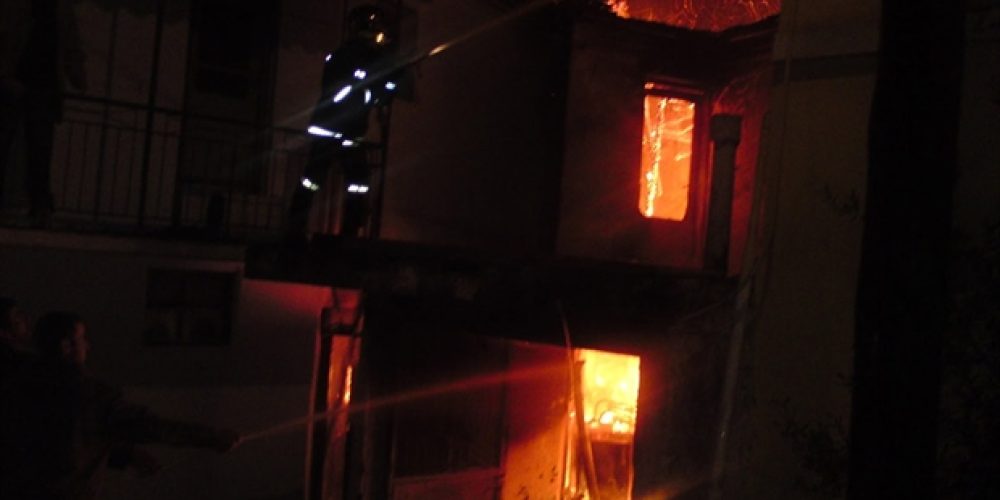 Χανιά: Φωτιά χθες το βράδυ σε σπίτι στην Ηρώων Πολυτεχνείου