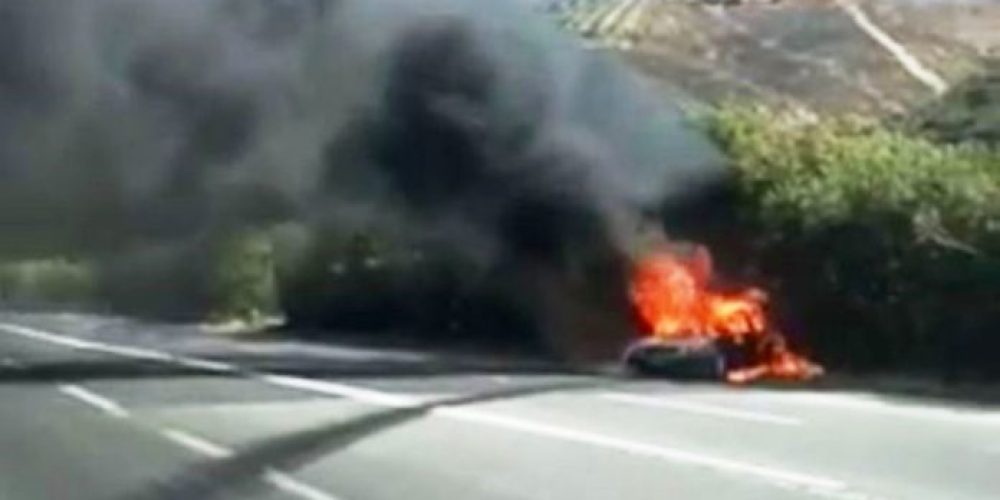 Χανιά:Μπουρλώτο αγροτικό και ΙΧ αυτοκίνητο  Συναγερμός στην Πυροσβεστική