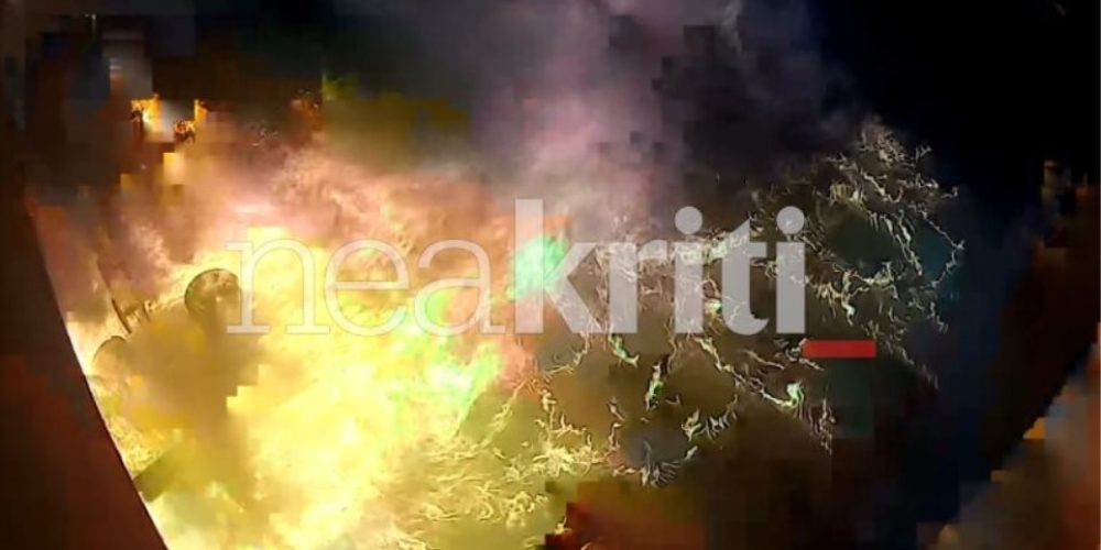 Κρήτη: Δείτε καρέ-καρέ την εμπρηστική επίθεση σε κομμωτήριο