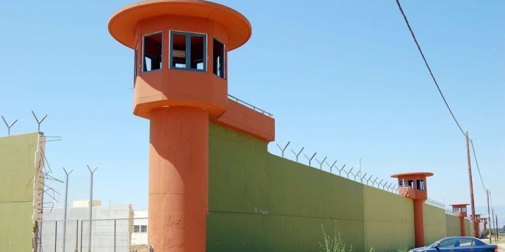 Στη φυλακή για 40 ημέρες νταλικέρης που συνελήφθη τρίτη φορά χωρίς μάσκα