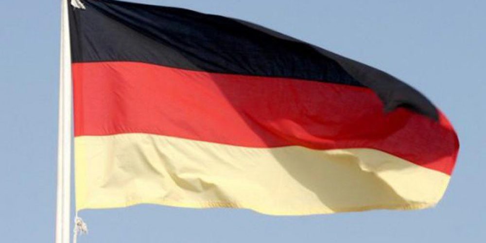Χανιά: Πέταξαν την ελληνική σημαία στο χώμα και ανέβασαν τη γερμανική (φωτο)