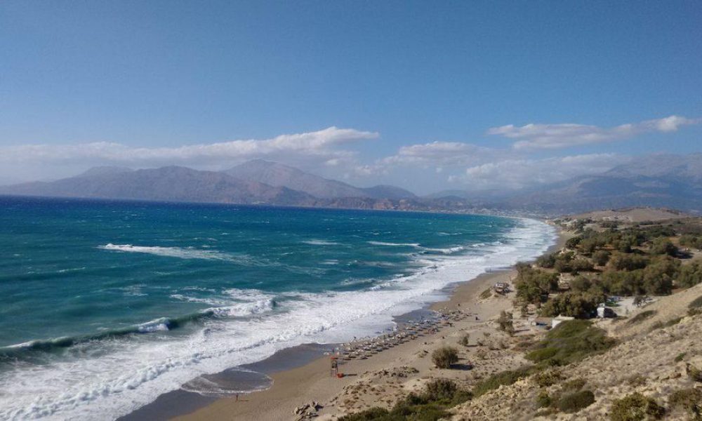 Η πιο cool παραλία στον κόσμο βρίσκεται στην Κρήτη και είναι ο Κομός!