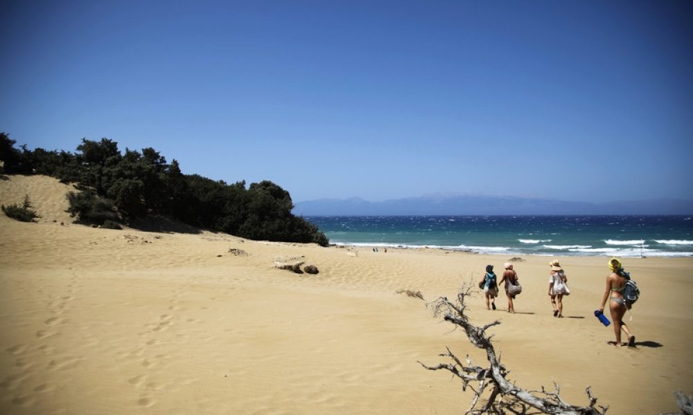 Χανιά: Να πας στη Γαύδο γυμνή και να μην σε νοιάζει τίποτα - Φωτογραφίες άμμου και σάρκας
