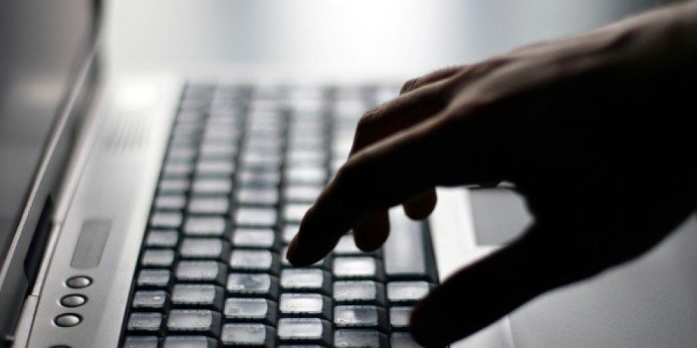 Κρήτη: 20χρονοι απατεώνες μέσω ίντερνετ είχαν αρπάξει πάνω από 8000 €