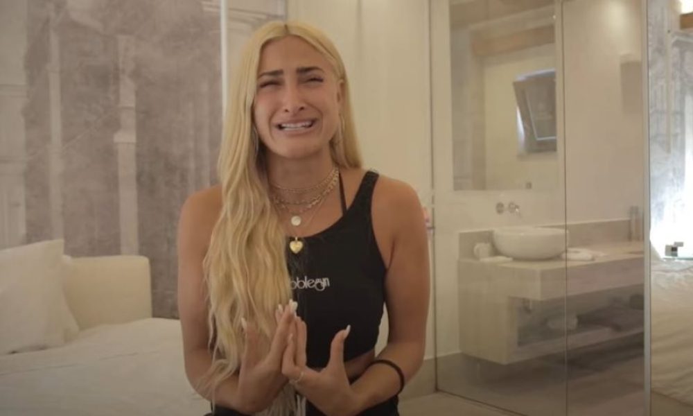 Η Ιωάννα Τούνη κλαίει με λυγμούς για το ροζ βίντεο – «Δεν θα κάνω τη χάρη σε κανένα μαλάκα» (video)