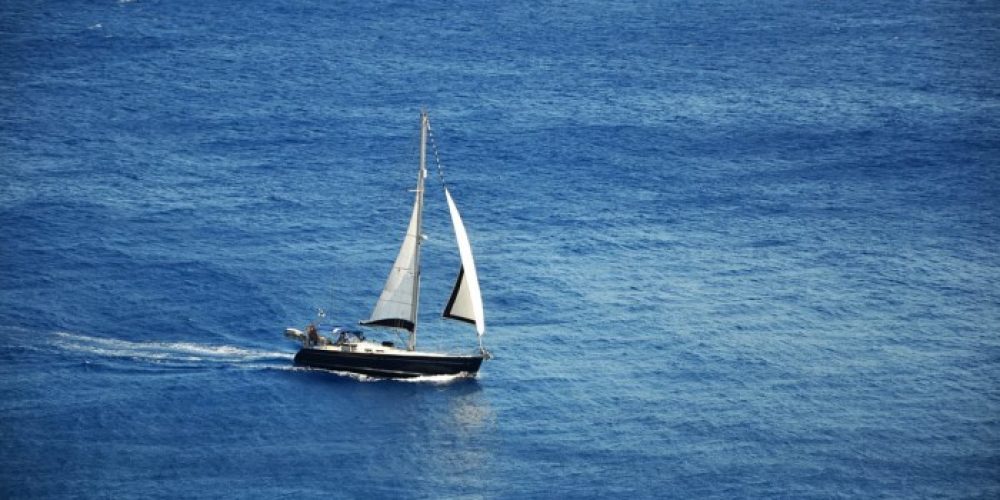 Συναγερμός για σκάφος που εξέπεμψε SOS ανοιχτά των Φαλασάρνων