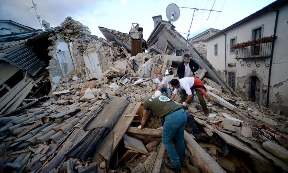 Φονικός σεισμός 6,2 Ρίχτερ συγκλόνισε την κεντρική Ιταλία