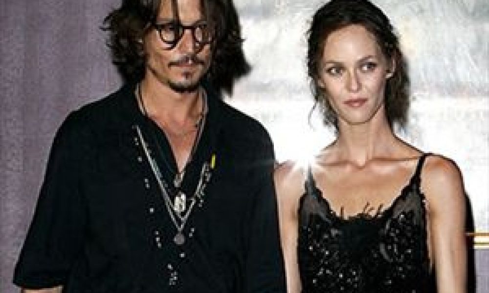 Ποια είναι η σύντροφος του Johnny Depp;