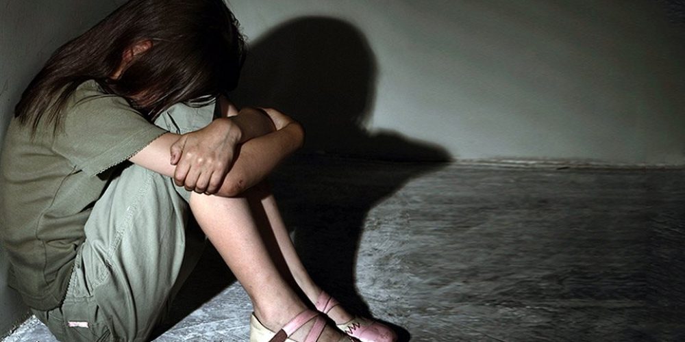 14χρονη στην Κρήτη κατήγγειλε για βία τη μητέρα και τον πατριό της!